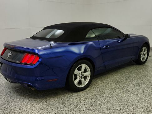 Used 2016 Ford Mustang Convertible RWD image 7