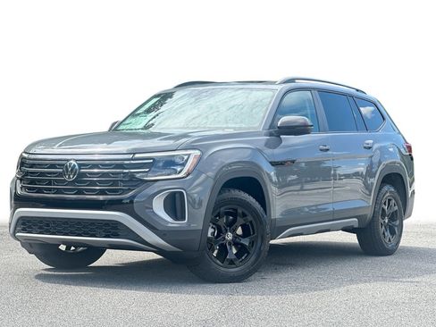 New 2025 Volkswagen Atlas Peak Edition SE image 1