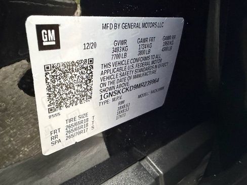 Used 2021 Chevrolet Suburban LT AWD/4WD image 37