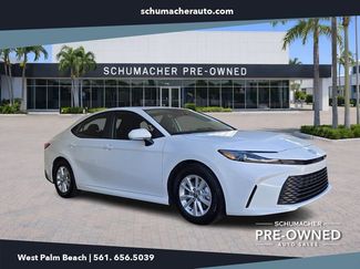 Used 2025 Toyota Camry LE video 1