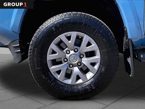 Used 2019 Toyota Tacoma SR5 AWD/4WD image 11