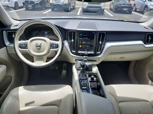 Used 2018 Volvo XC60 T5 Momentum w/ Convenience Package AWD/4WD image 13
