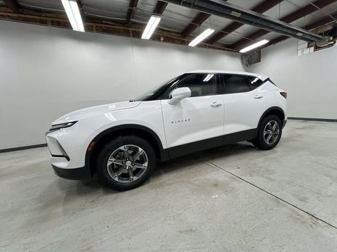 Certified 2025 Chevrolet Blazer LT image 5