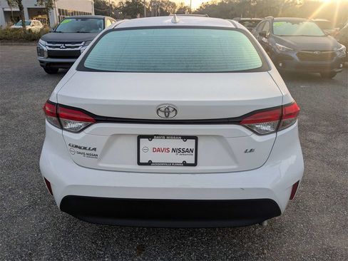 Used 2025 Toyota Corolla LE image 5