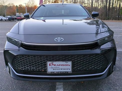 Used 2023 Toyota Crown XLE image 9