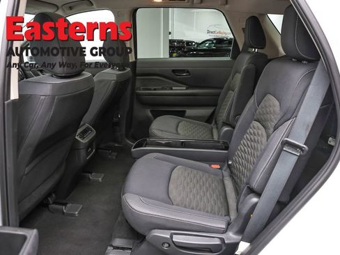 Used 2023 Nissan Pathfinder SV w/ SV Premium Package AWD/4WD image 22