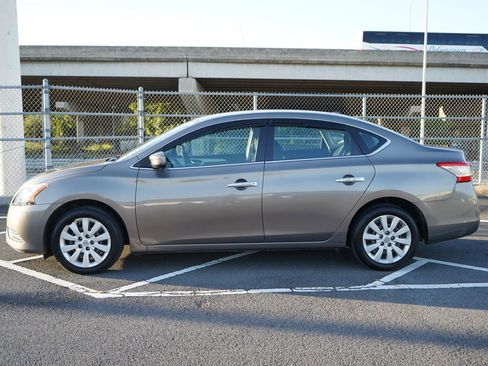 Used 2015 Nissan Sentra SV FWD image 2