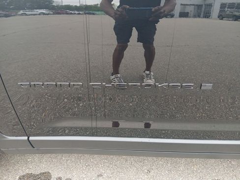 New 2026 Jeep Grand Cherokee Limited image 11