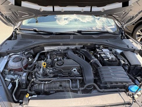 Used 2024 Volkswagen Jetta SE FWD image 10