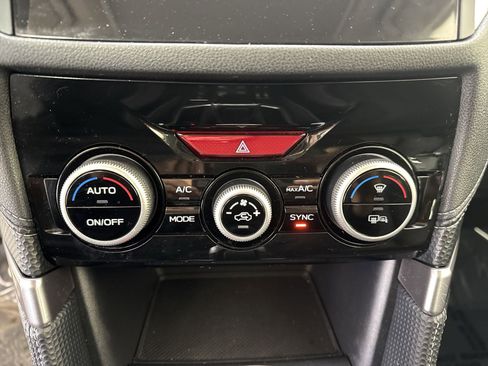 Used 2023 Subaru Forester Limited AWD/4WD image 9