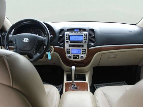 Used 2009 Hyundai Santa Fe Limited FWD image 8