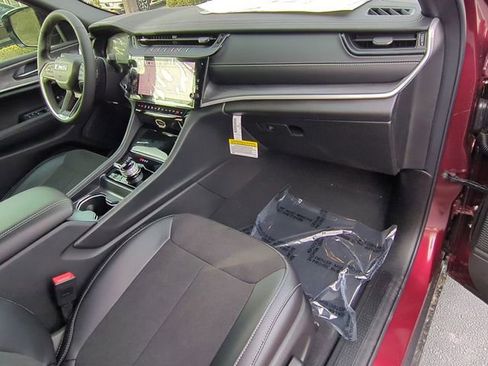 New 2026 Jeep Grand Cherokee Altitude AWD/4WD image 38