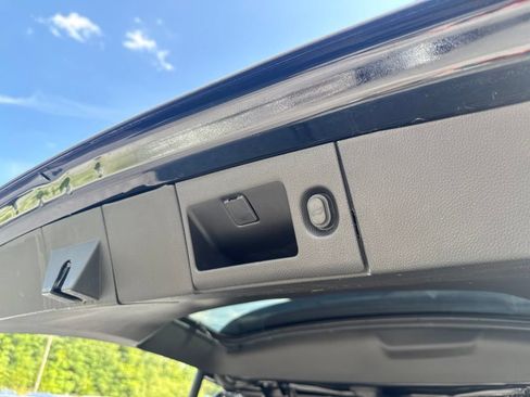 Used 2020 GMC Yukon XL Denali AWD/4WD image 37