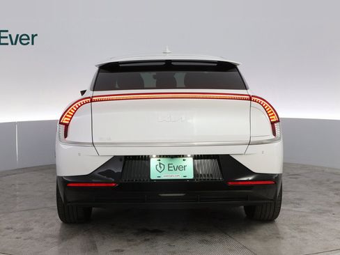 Used 2024 Kia EV6 Wind image 13