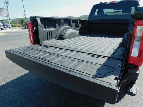 Used 2023 Ford F250 XL image 11