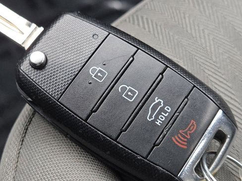 Used 2016 Kia Forte LX image 26