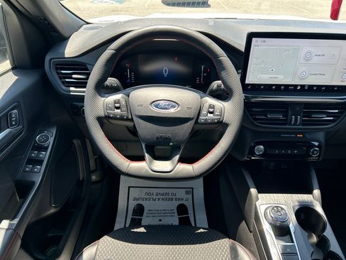 Used 2023 Ford Escape ST-Line w/ Tech Pack #1 AWD/4WD image 15