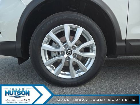 Used 2022 Nissan Rogue Sport SV FWD image 10