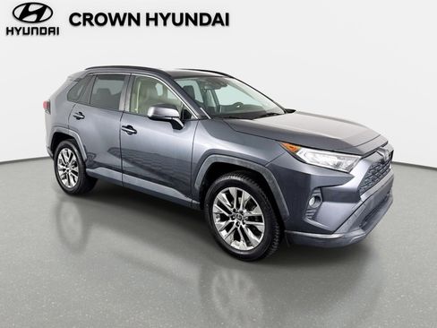 Used 2019 Toyota RAV4 XLE Premium FWD image 4