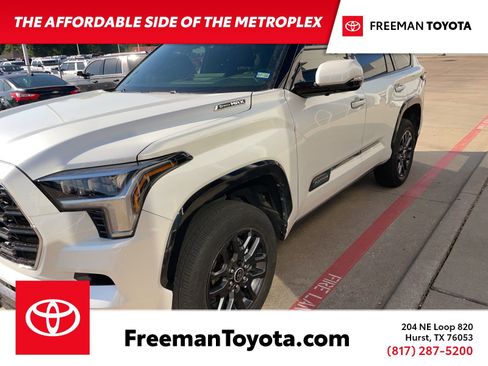 Used 2023 Toyota Sequoia Platinum AWD/4WD image 1