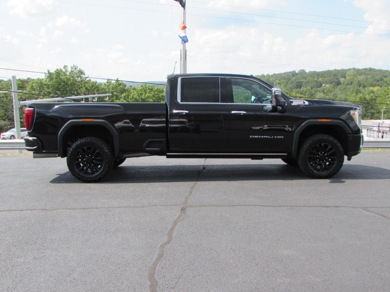 Used 2023 GMC Sierra 3500 Denali w/ Denali Black Diamond Edition AWD/4WD image 8
