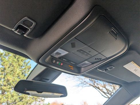 New 2026 Cadillac XT5 Luxury image 31