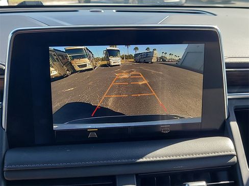 Used 2023 Chevrolet Tahoe Z71 image 24