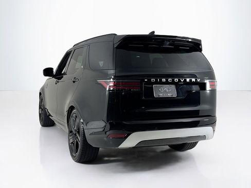 Used 2024 Land Rover Discovery Metropolitan Edition image 3