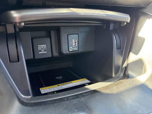 Used 2018 Honda Accord Touring image 24