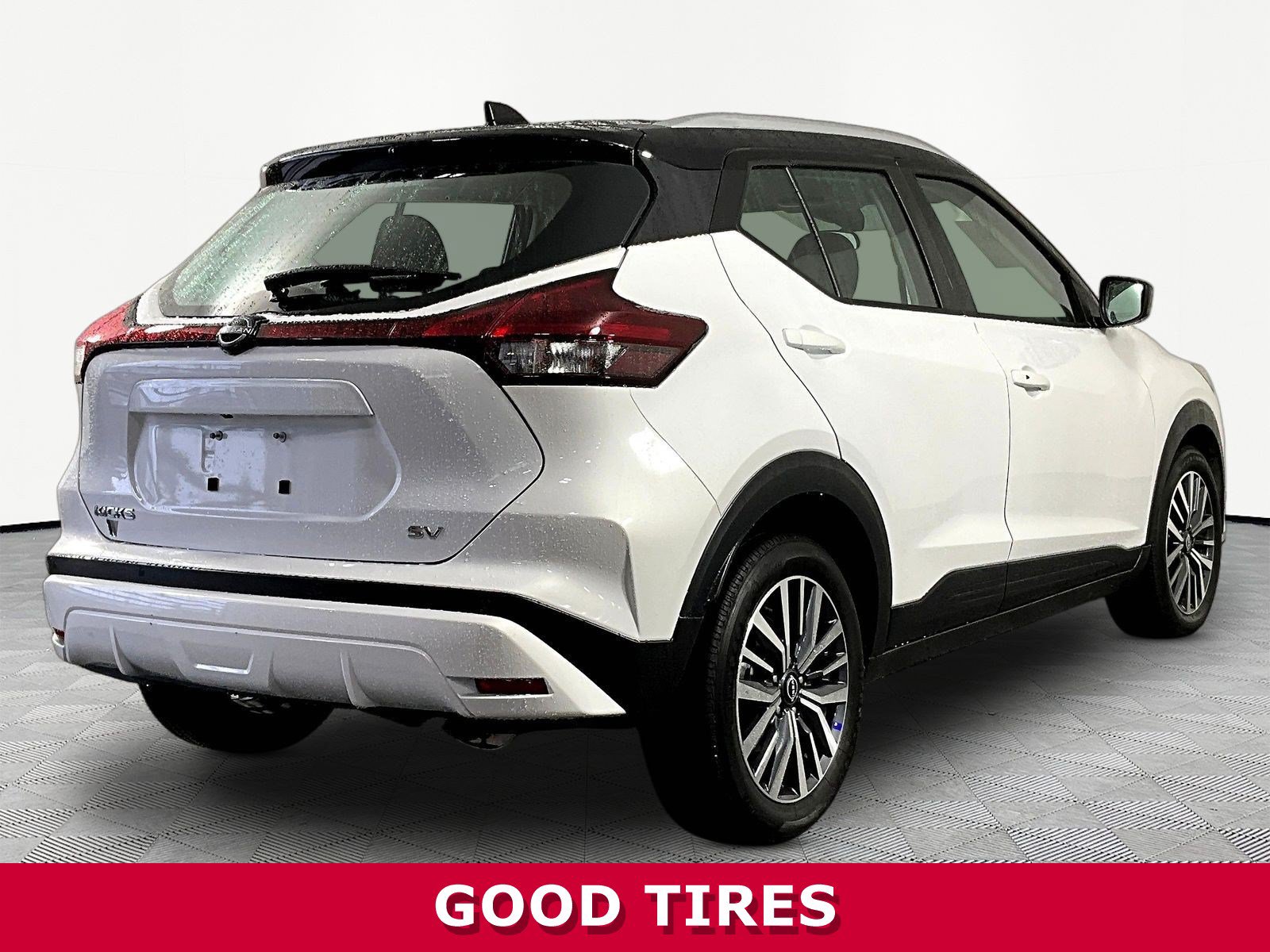 Used 2023 Nissan Kicks SV FWD image 6