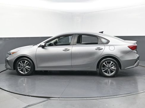 Used 2023 Kia Forte LXS image 8