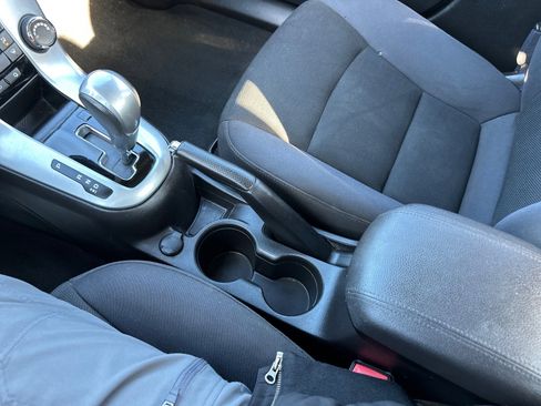 Used 2016 Chevrolet Cruze LT w/ Technology Package image 24