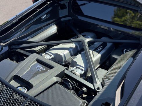Used 2022 Audi R8 V10 w/ Premium Package RWD image 30