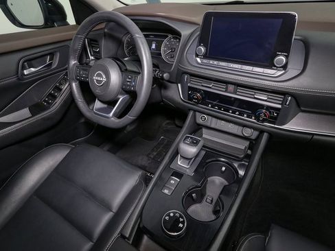 Used 2023 Nissan Rogue SV w/ SV Premium Package image 18