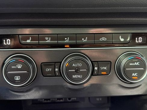 Used 2020 Volkswagen Tiguan SE R-Line AWD/4WD image 20