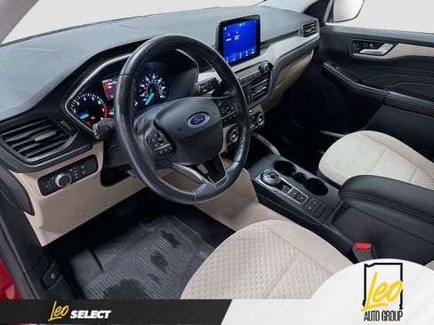 Used 2021 Ford Escape SE w/ Convenience Package FWD image 12