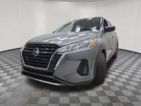 Used 2021 Nissan Kicks S FWD image 7