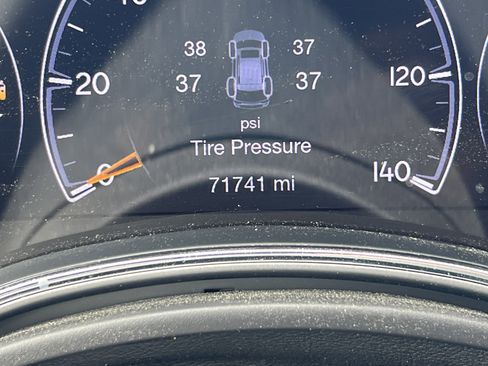 Used 2018 Jeep Grand Cherokee Altitude RWD image 22
