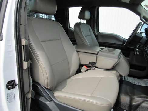 Used 2017 Ford F550 4x4 SuperCab Super Duty w/ Power Equipment Group image 13