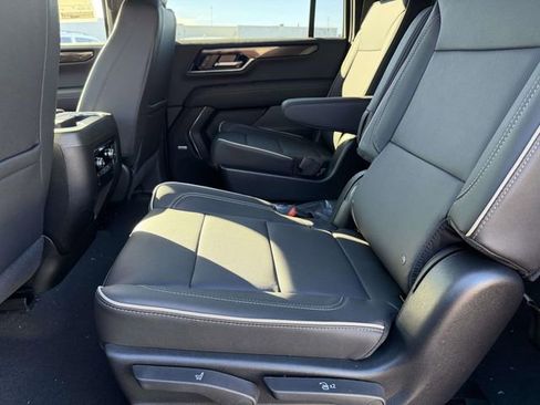 New 2026 GMC Yukon XL Elevation image 8