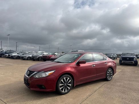Used 2016 Nissan Altima 2.5 SV FWD image 9