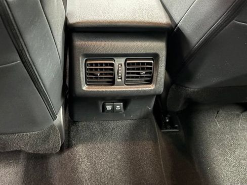 Used 2025 Toyota Camry SE FWD image 9