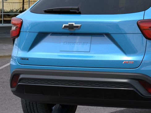 New 2026 Chevrolet Trax RS w/ Sunroof Package FWD image 15