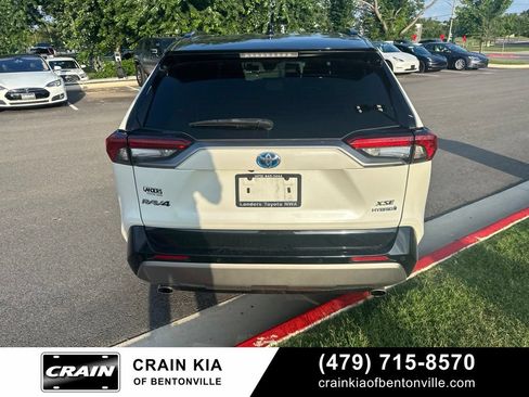 Used 2022 Toyota RAV4 XSE AWD/4WD image 9