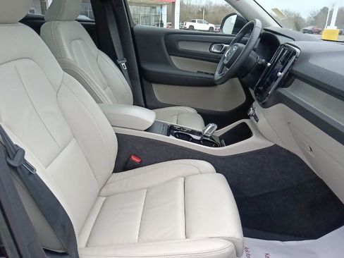 Used 2023 Volvo XC40 B5 Plus w/ Driver Assist Package image 35