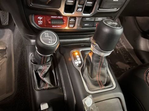 Used 2023 Jeep Wrangler Unlimited Rubicon w/ LED Lighting Group AWD/4WD image 16