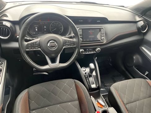 Used 2020 Nissan Kicks SR FWD image 9