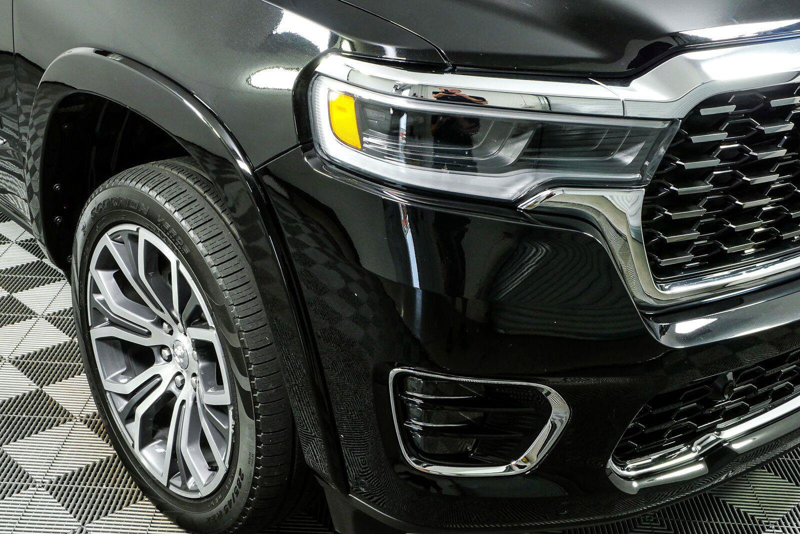 Used 2025 RAM 1500 Tungsten AWD/4WD image 36