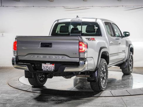 Certified 2023 Toyota Tacoma TRD Off-Road AWD/4WD image 4