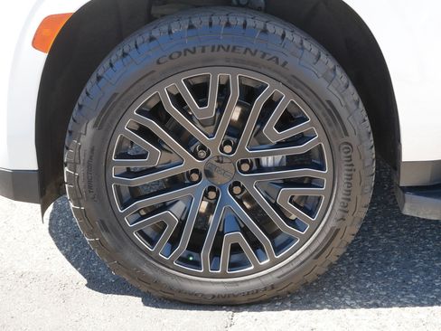 Used 2022 GMC Yukon XL Denali image 15